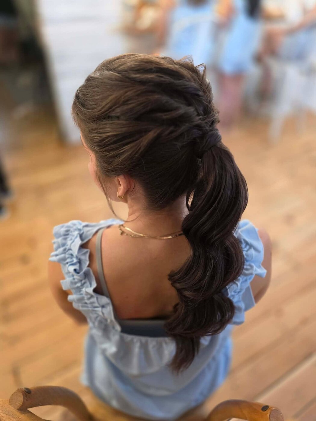 Brushed-out waves with a soft finish